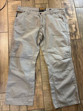 Ariat Men's Cargo Pants in Light Gray